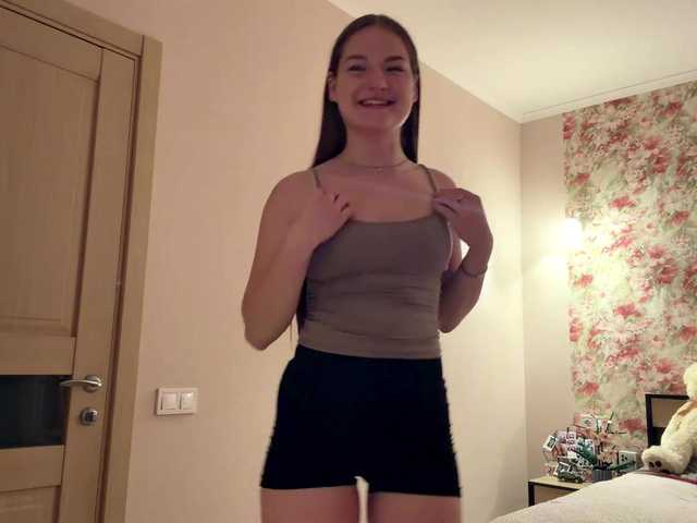 lizzzanatoo live cam on BongaCams