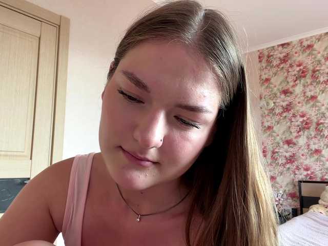 lizzzanatoo live cam on BongaCams