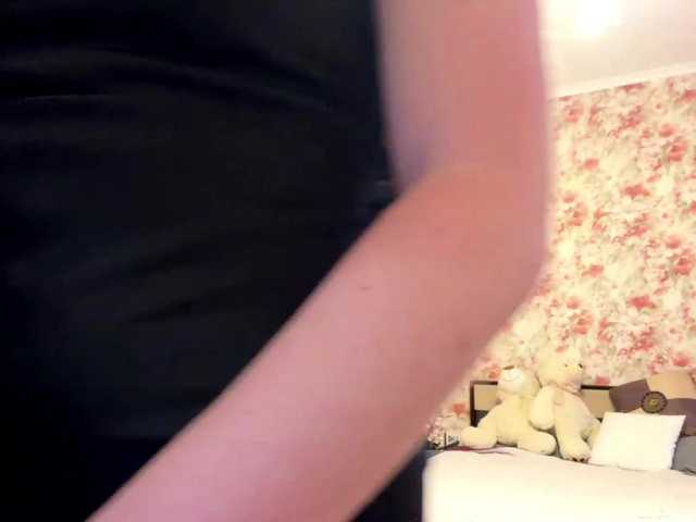 lizzzanatoo live cam on BongaCams