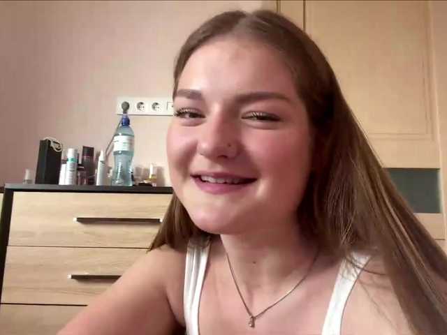 lizzzanatoo live cam on BongaCams