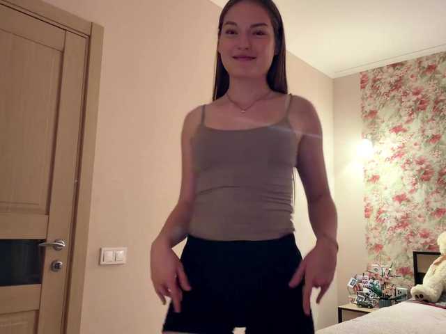 lizzzanatoo live cam on BongaCams