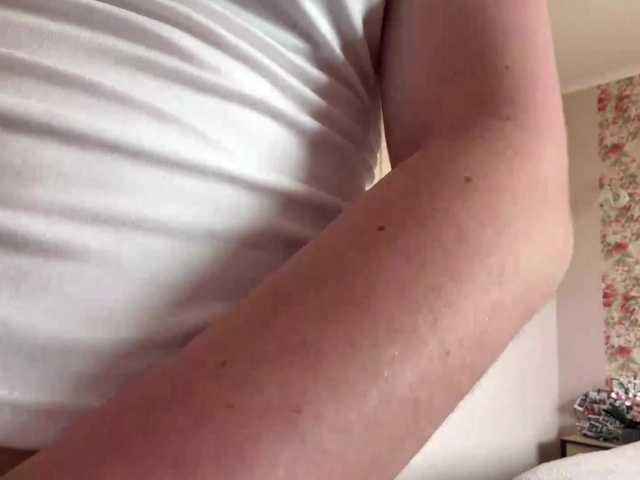 lizzzanatoo live cam on BongaCams
