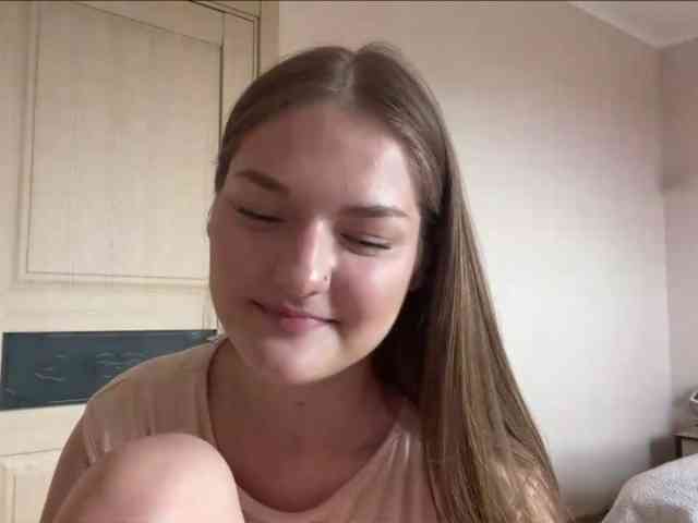 lizzzanatoo webcam