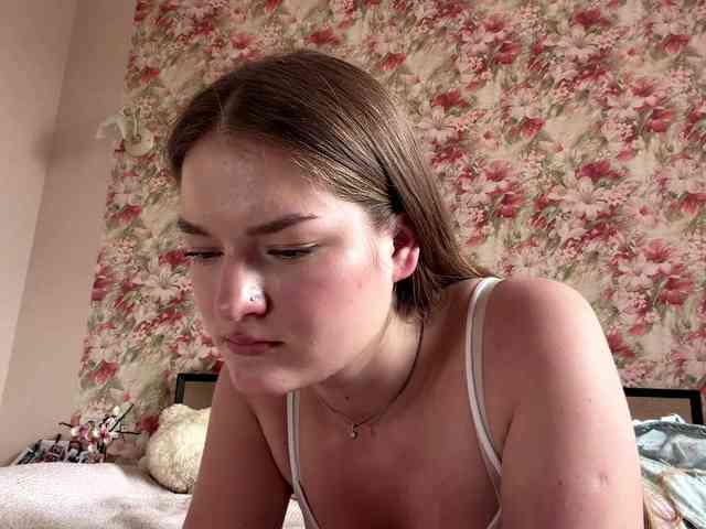 lizzzanatoo webcam
