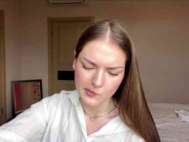 lizzzanatoo webcam