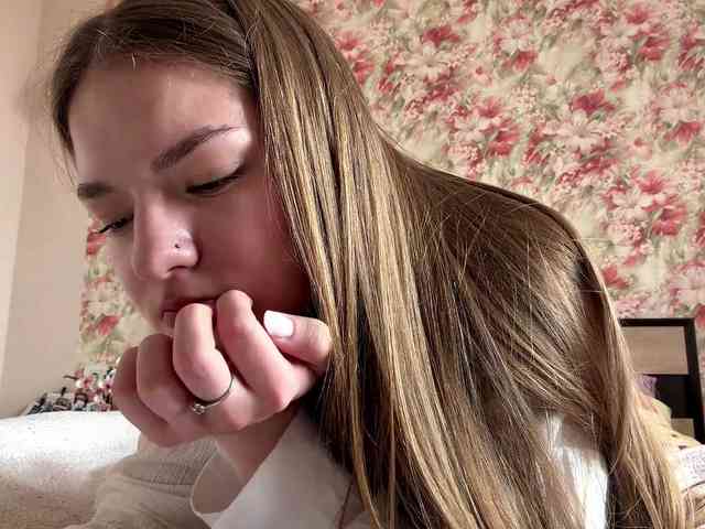 lizzzanatoo webcam