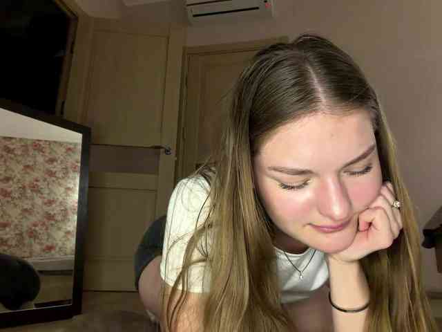 lizzzanatoo webcam