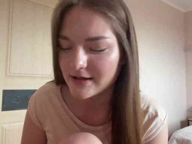 lizzzanatoo webcam