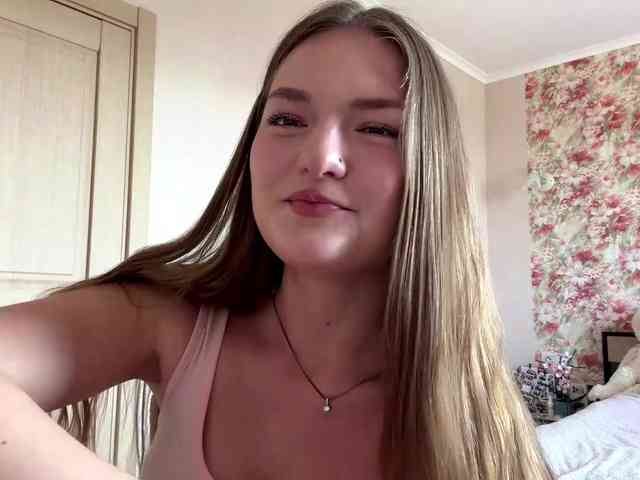 lizzzanatoo webcam