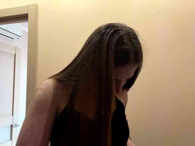lizzzanatoo webcam