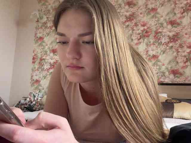 lizzzanatoo webcam