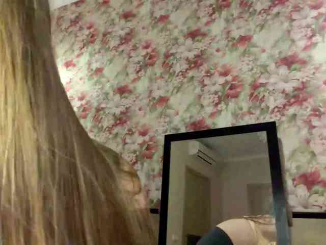 lizzzanatoo webcam