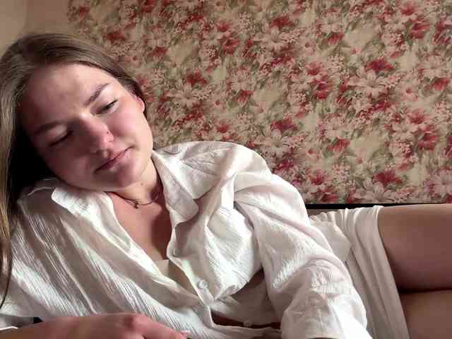 lizzzanatoo webcam