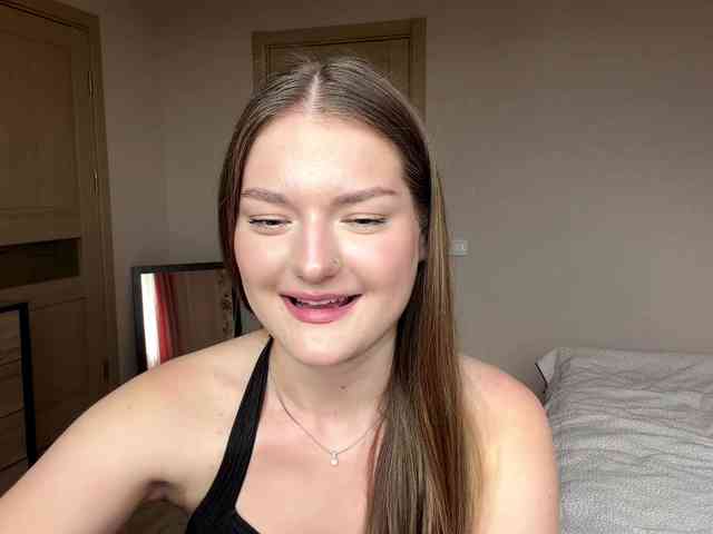 lizzzanatoo webcam