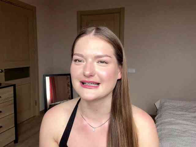 lizzzanatoo webcam