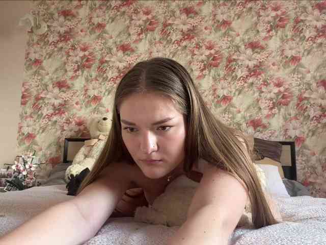 lizzzanatoo webcam