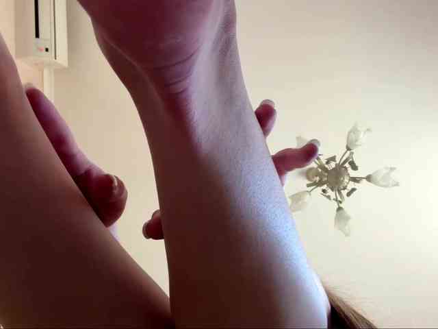 lizzzanatoo webcam