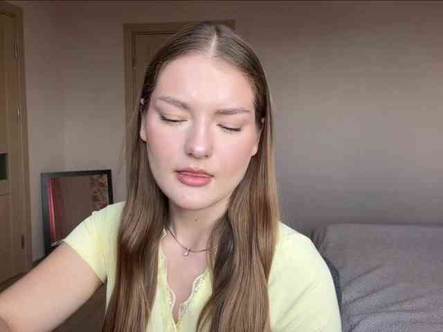 lizzzanatoo webcam