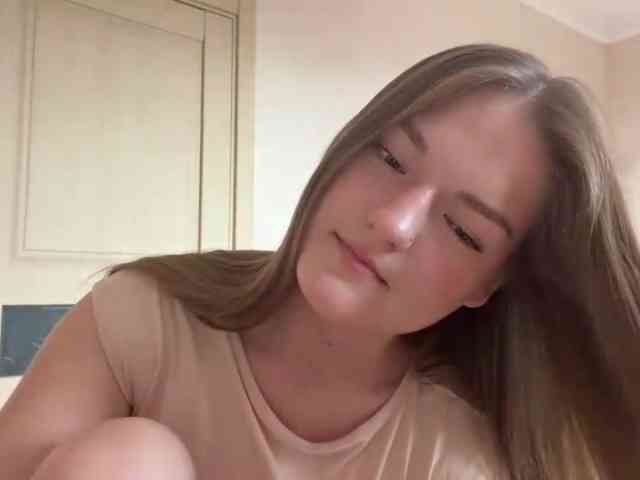 lizzzanatoo webcam
