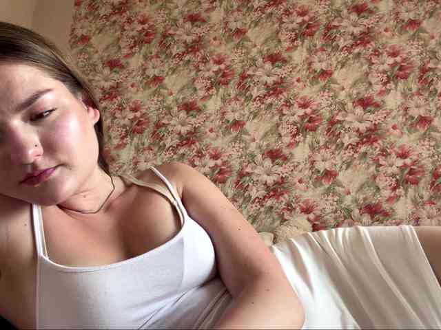 lizzzanatoo webcam