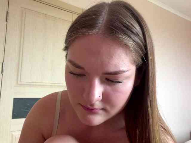 lizzzanatoo webcam