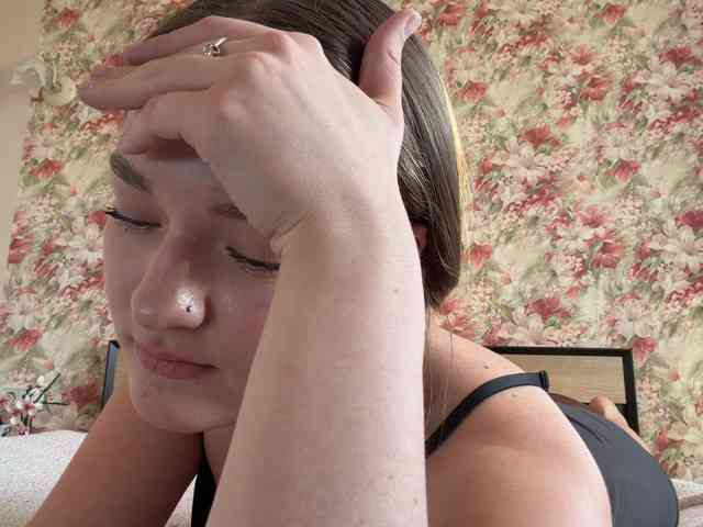 lizzzanatoo webcam