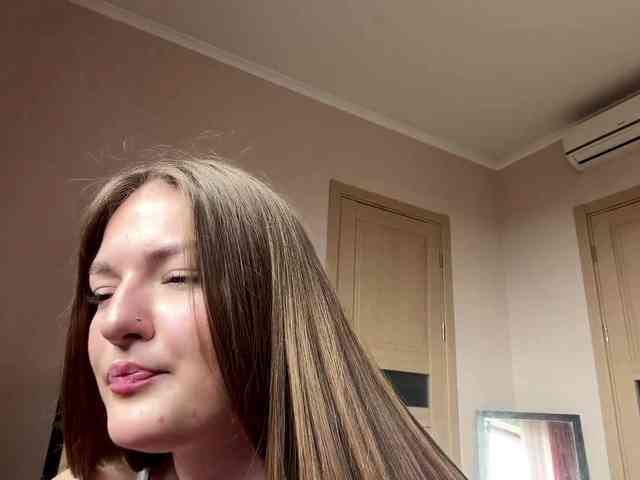 lizzzanatoo webcam