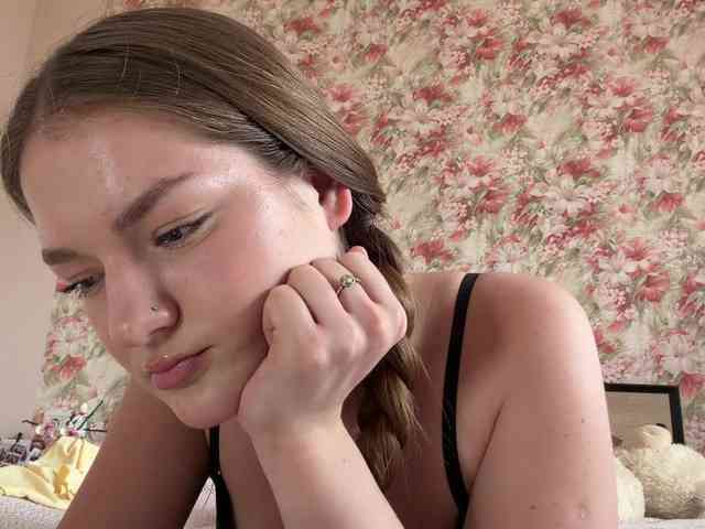 lizzzanatoo webcam
