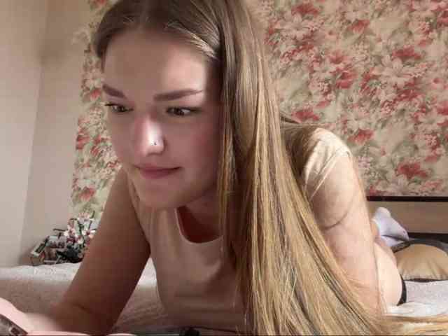 lizzzanatoo webcam