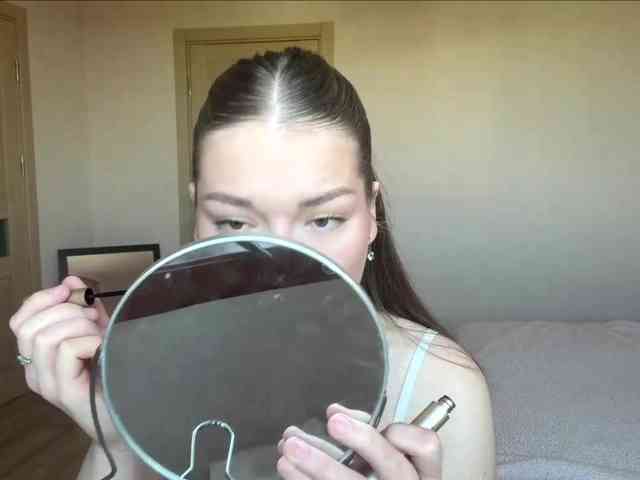 lizzzanatoo webcam