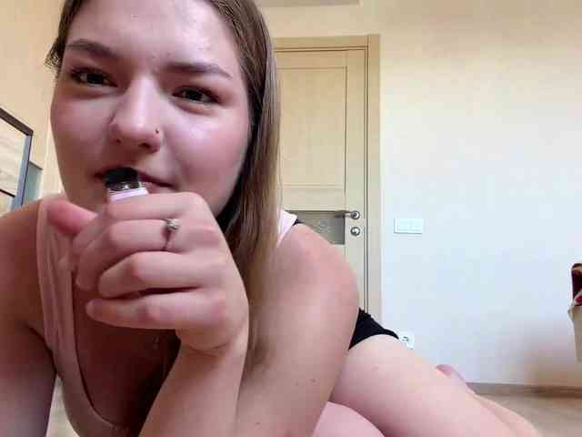 lizzzanatoo webcam