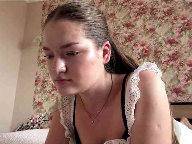 lizzzanatoo webcam