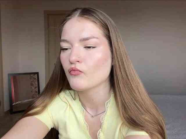 lizzzanatoo webcam