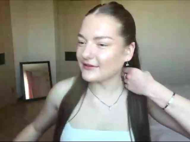 lizzzanatoo webcam