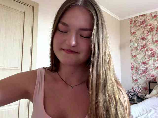 lizzzanatoo webcam