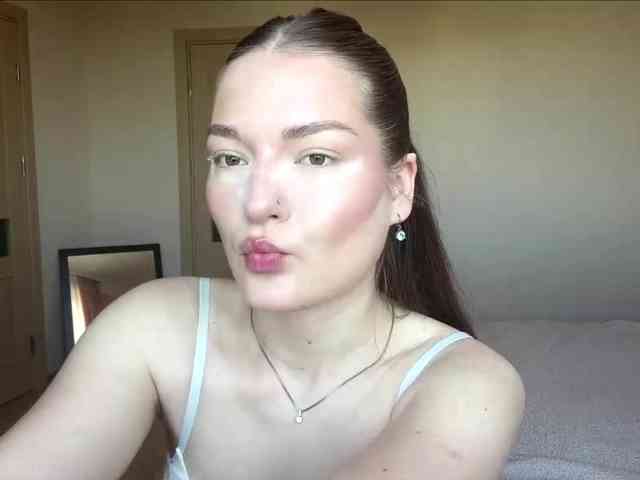 lizzzanatoo webcam