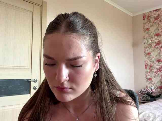 lizzzanatoo webcam