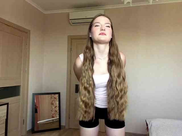 lizzzanatoo webcam