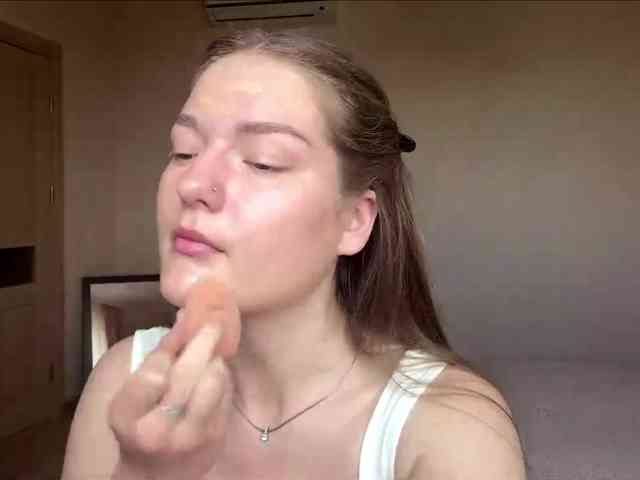 lizzzanatoo webcam