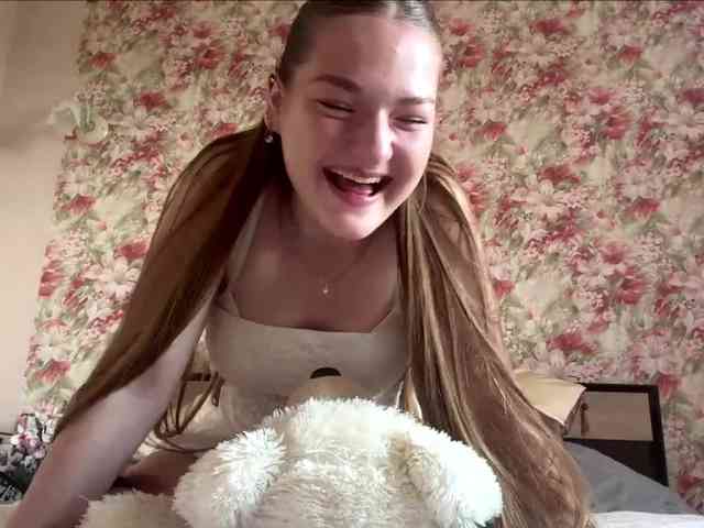 lizzzanatoo webcam