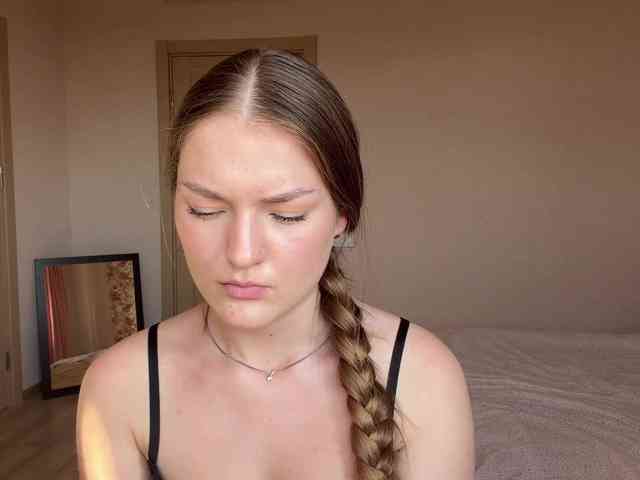lizzzanatoo webcam
