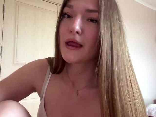 lizzzanatoo webcam