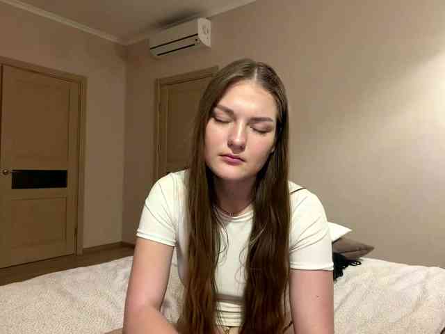 lizzzanatoo webcam