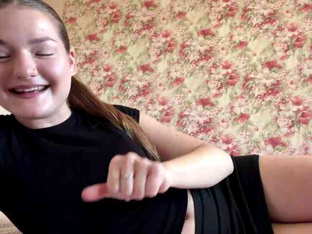 lizzzanatoo webcam