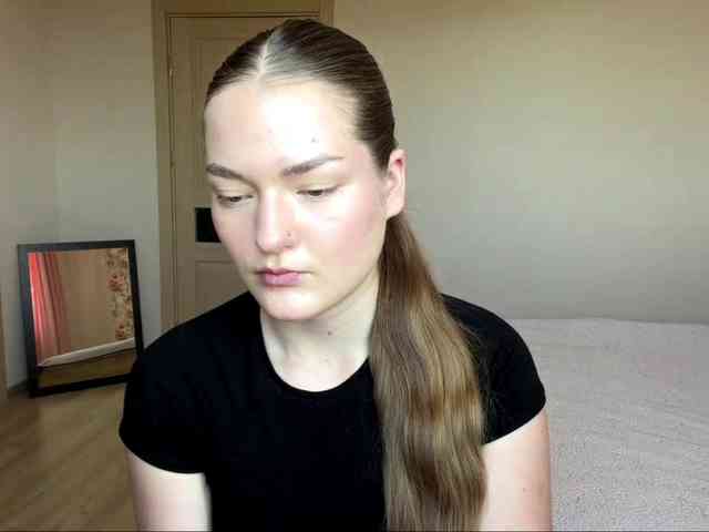 lizzzanatoo webcam