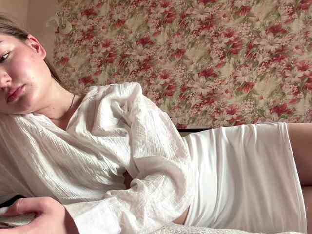 lizzzanatoo webcam