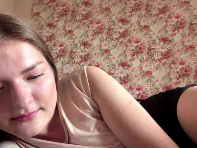 lizzzanatoo webcam