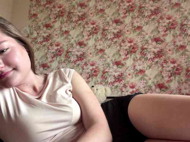 lizzzanatoo webcam