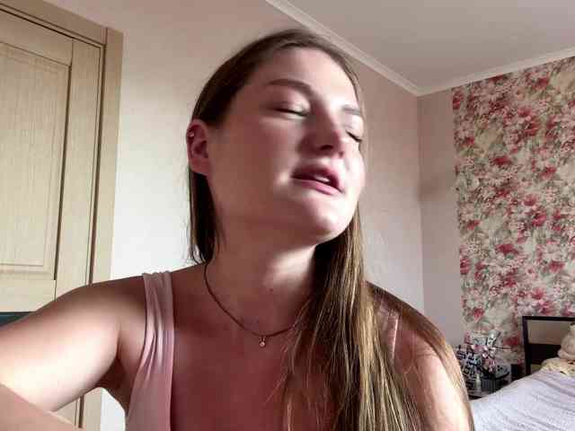 lizzzanatoo webcam