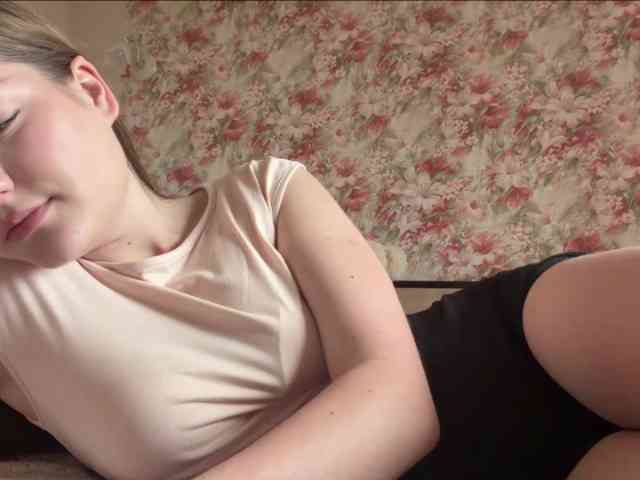 lizzzanatoo webcam